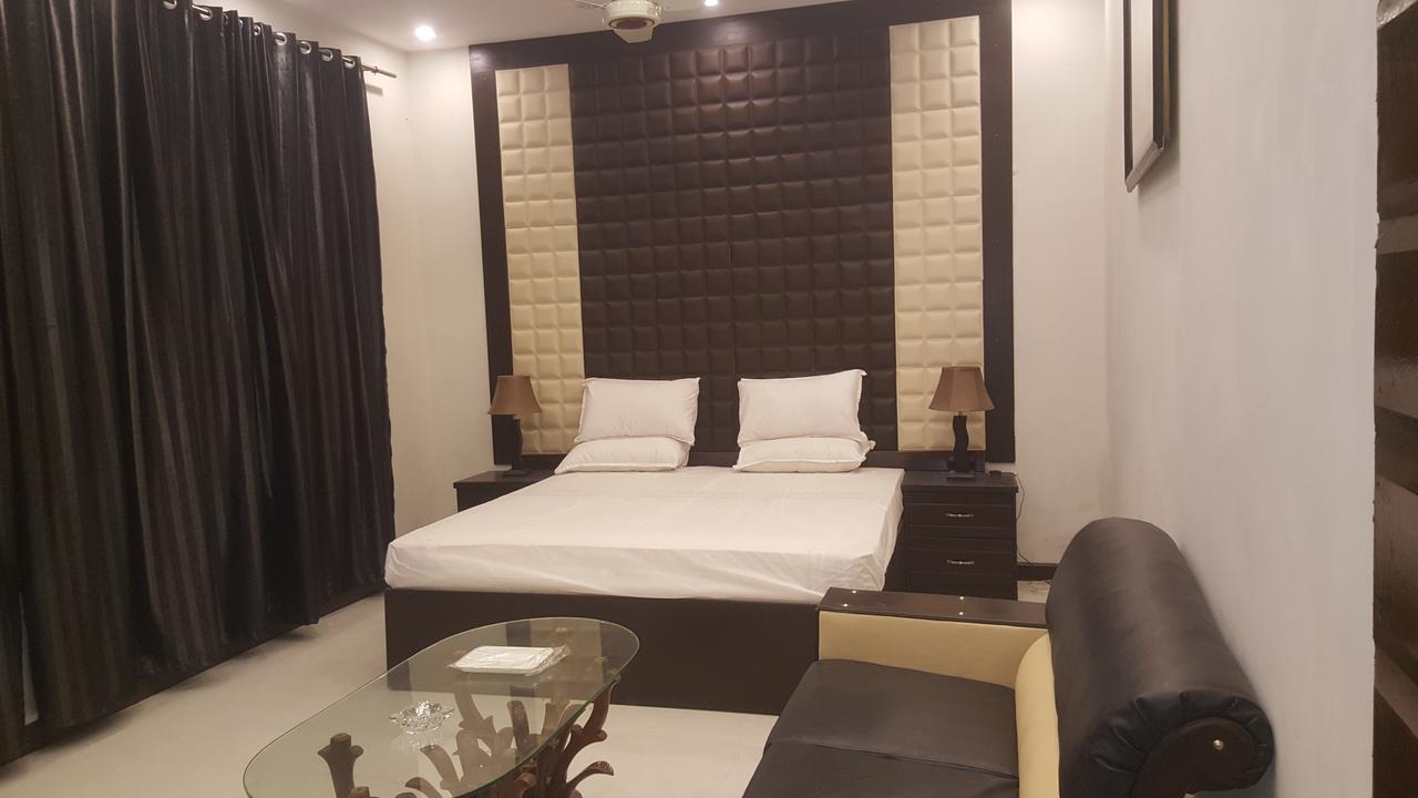 Gulberg Continental Hotel Lahore Exterior photo
