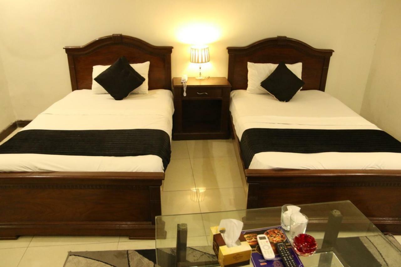 Gulberg Continental Hotel Lahore Exterior photo