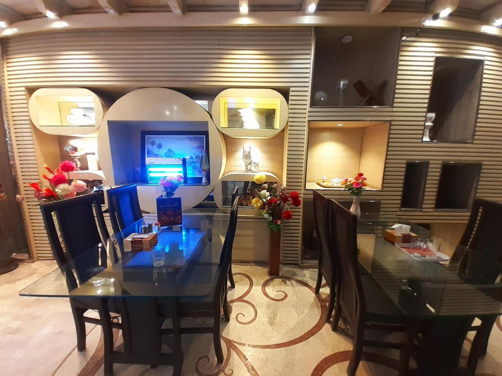 Gulberg Continental Hotel Lahore Exterior photo